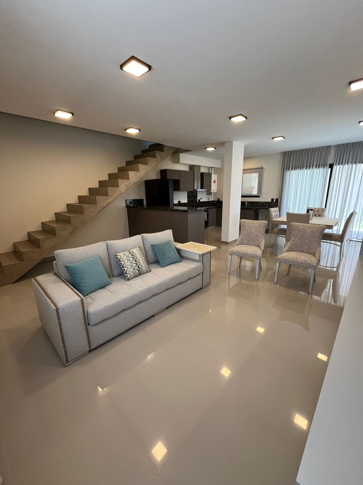 Amoblado!  Dúplex de 3 dormitorios a estrenar listo para habitar ...